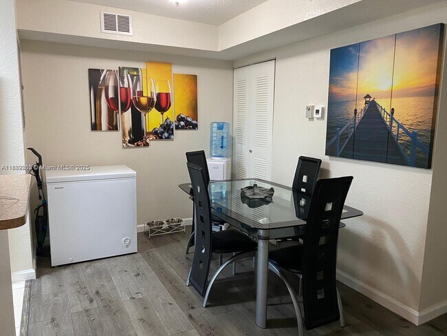 Foto del edificio - 15422 SW 284th St