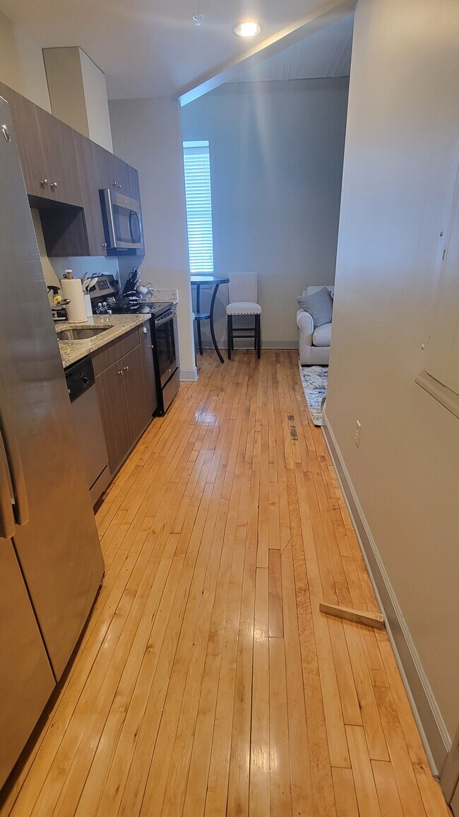 Building Photo - 125 N. Dargan Street, 2G