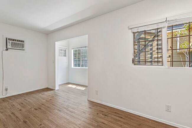 Foto del edificio - 1173 W 29th St