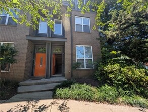 Building Photo - 1020 E 36th St