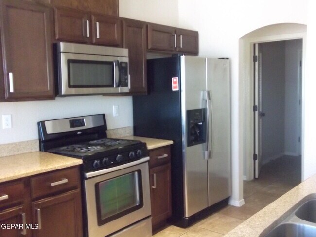 Foto del edificio - 5823 Manchester Dr