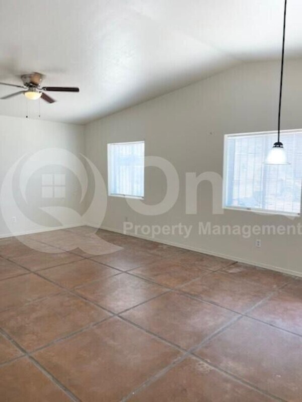 Foto del edificio - 3480 S Clark Ave