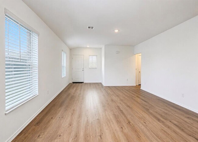 Foto del edificio - 12917 Florence Ln