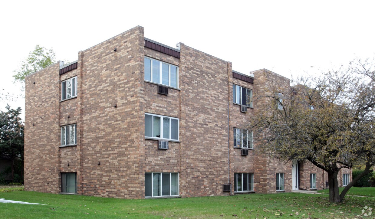 1145 Surrey Dr, Lombard, IL 60148 Apartments in Lombard, IL