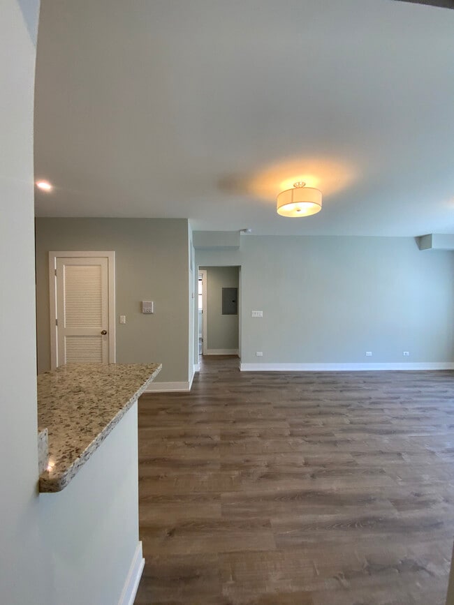 Building Photo - 1143 Maple