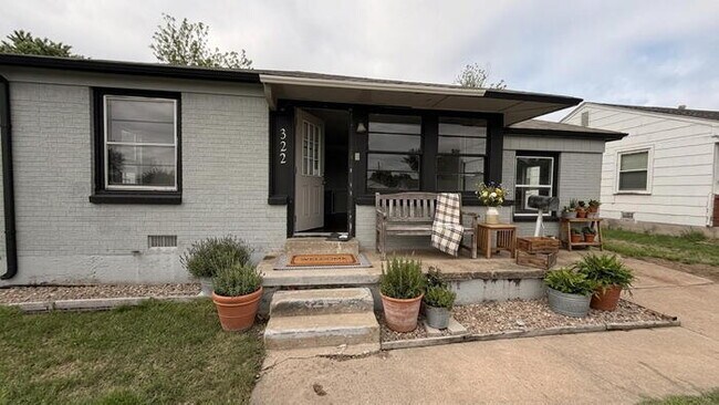 Foto del edificio - Vintage Charm Meets Outdoor Living