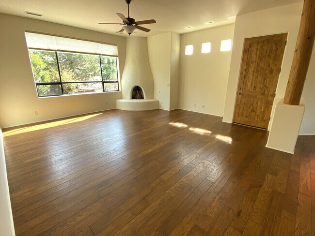 Foto del edificio - HOUSE - VILLAGE OF OAK CREEK