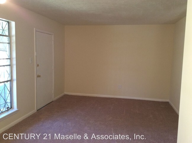 Building Photo - 2351 Montebello Dr
