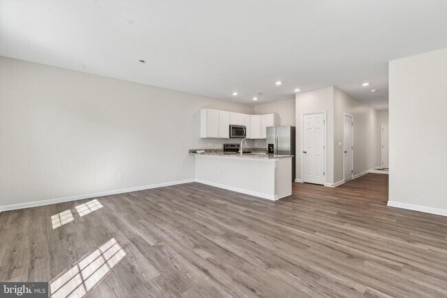 Foto del edificio - 183 Caterpillar Dr