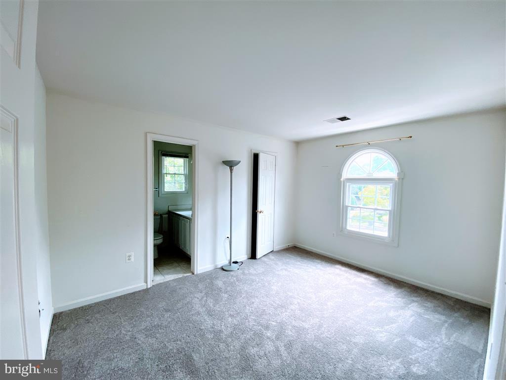 Primary Photo - 122 Westwick Ct