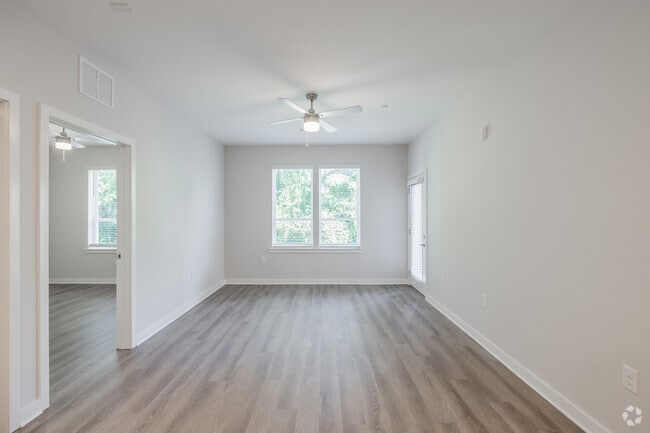 2 habitaciones, 2 baños - 1053 pies cuadrados - Sala de estar - Sojourn Nolensville