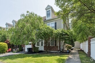 Building Photo - 3521 Reserve Dr