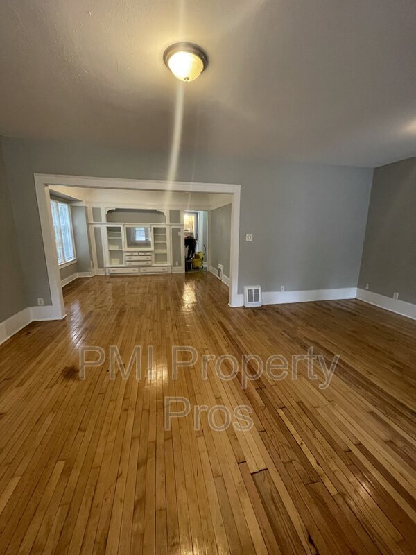 Foto del edificio - 2523 N 45th St