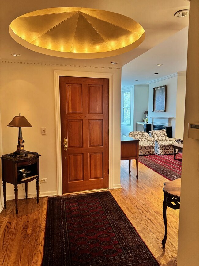 Foto del edificio - 1329 N Dearborn St