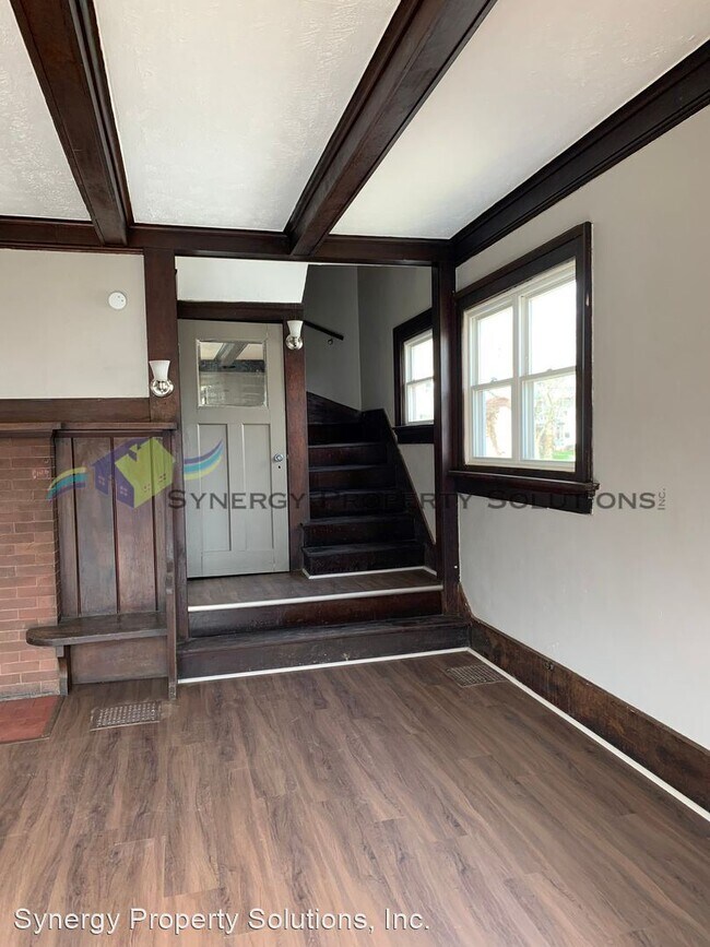 Building Photo - 4 br, 1 bath House - Lind Ave. 60 Richland