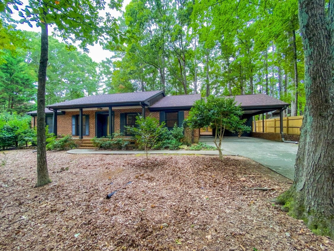 3 bed, 2 bath in Chapel Hill with carport ... - 3 bed, 2 bath in Chapel Hill with carport ...