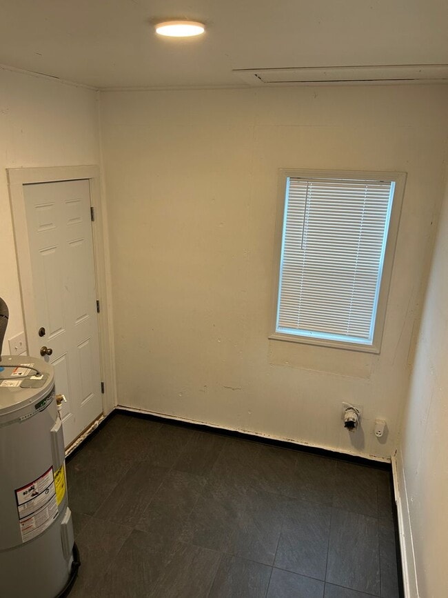 Building Photo - Renovated 3 Bed, 1 Bath Home in McMinnville