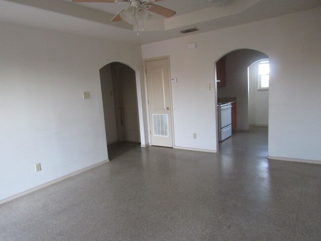 Building Photo - 1804 Juarez Ave