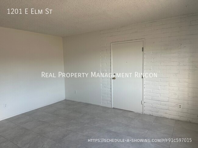 Building Photo - Gorgeous Remodel!  Central Location! Close...