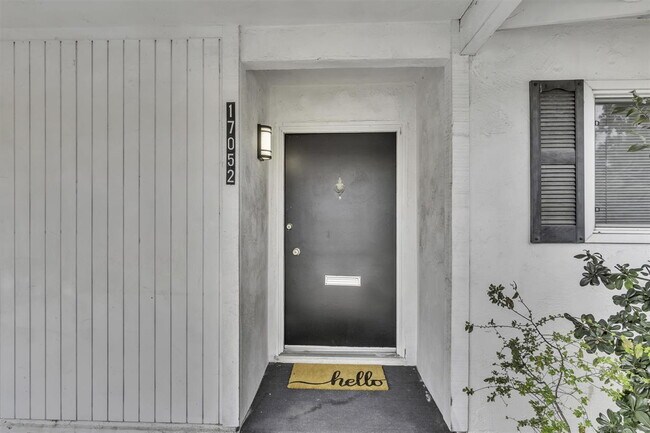 Building Photo - FULLY FURNISHED Mid-Century Modern 3 Bed R...