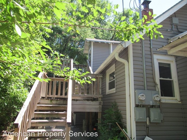 Building Photo - 822 Yuma St