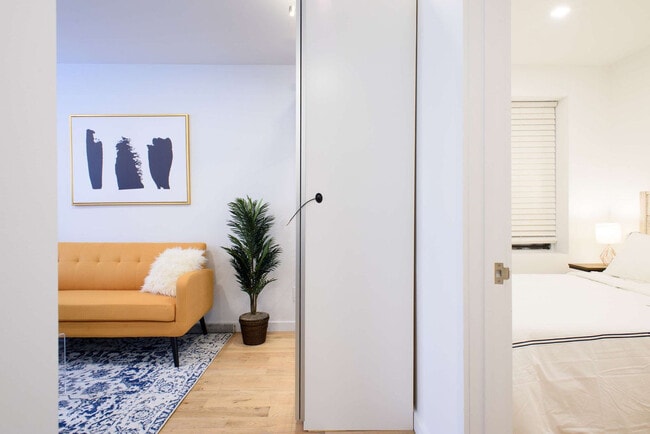 Building Photo - 69 Clinton St