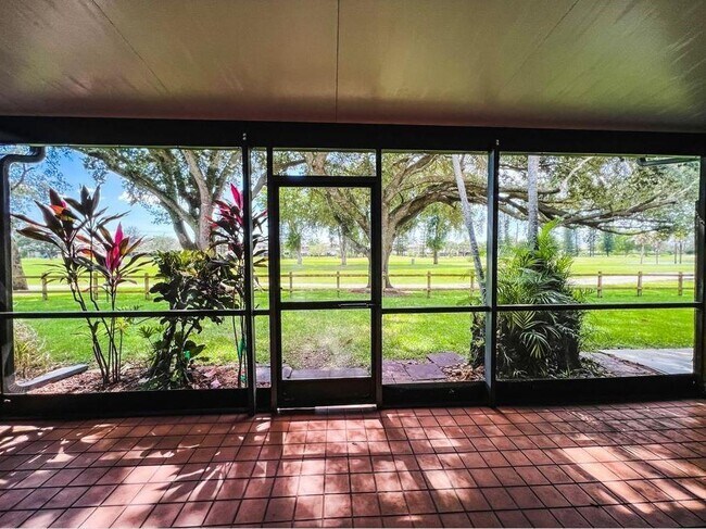 Foto del edificio - 10740 S Golfview Dr