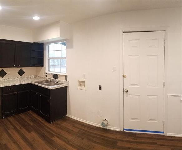 Foto del edificio - 1315 Cedardale Rd