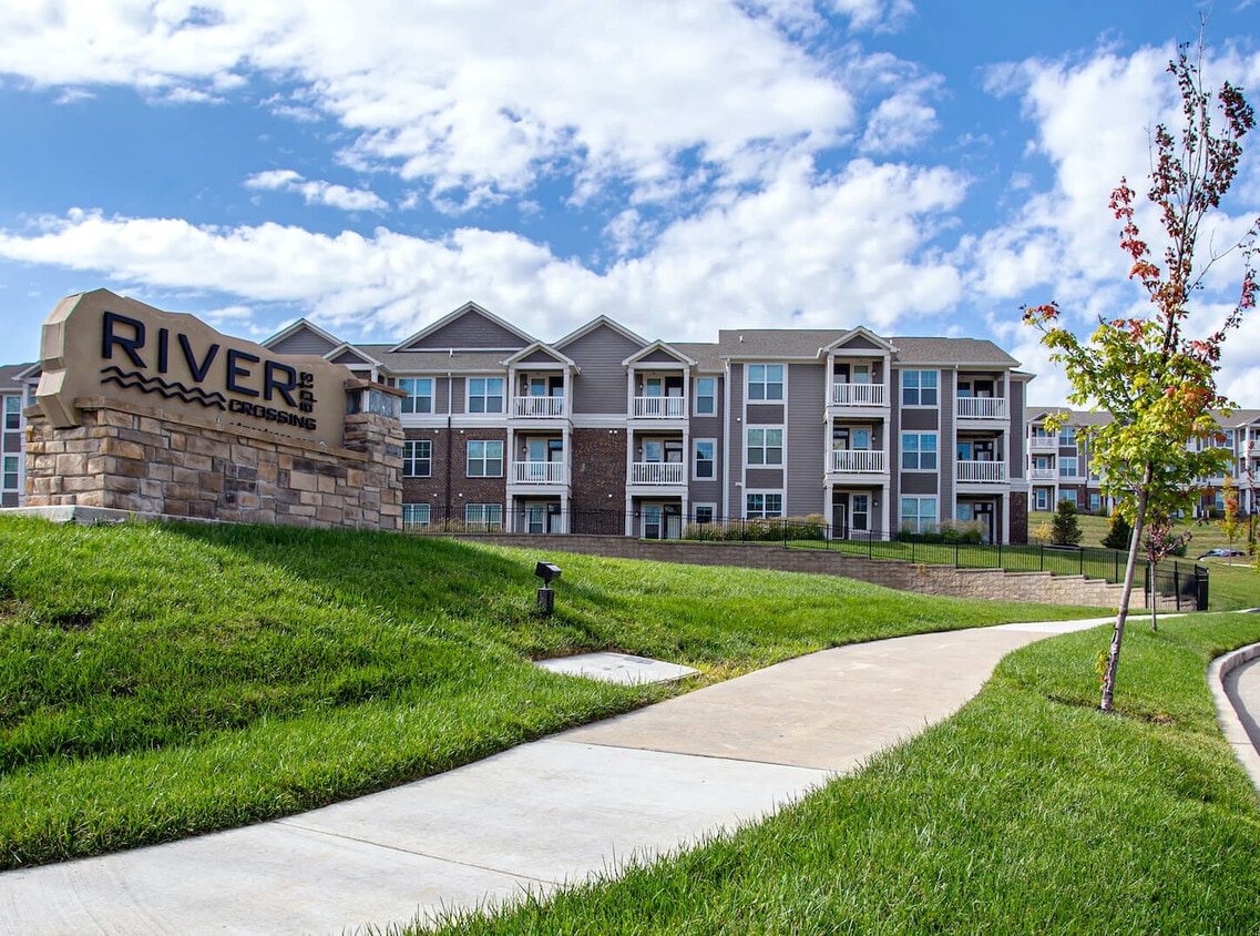 River Crossing Apartments Apartments in Saint Charles, MO