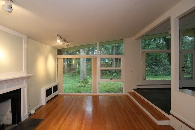 Building Photo - 36 Harmony Hill