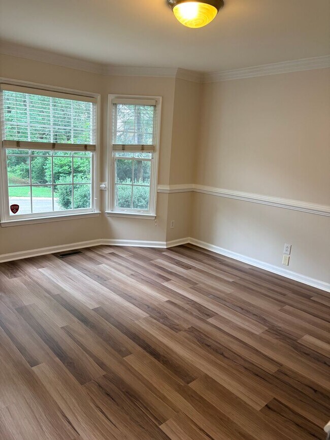 Foto del edificio - 4911 Brompton Ln
