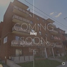 Building Photo - 37 Wellington St S