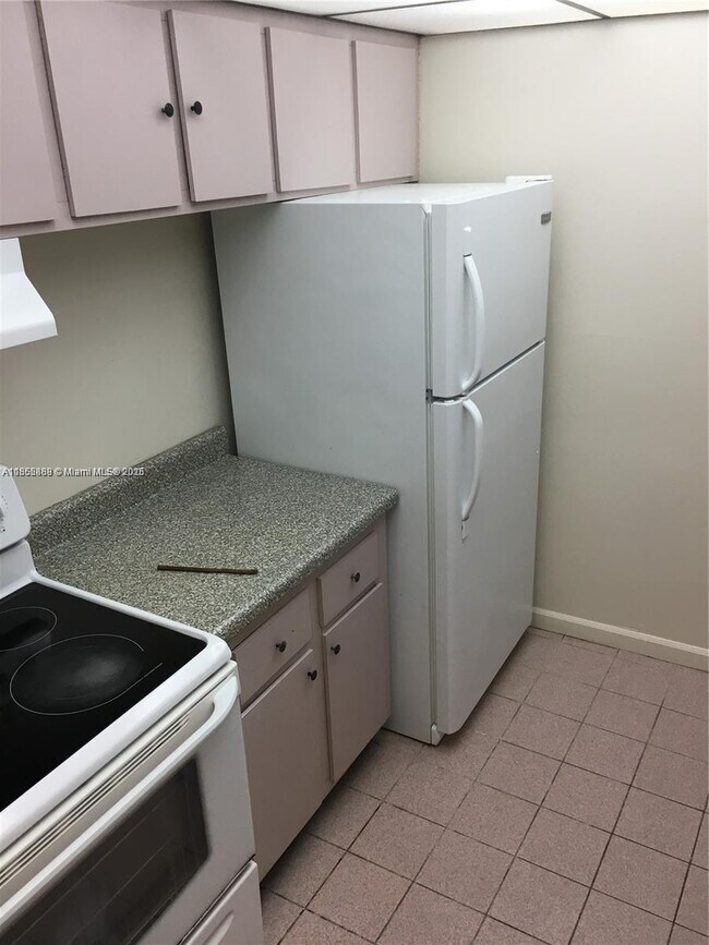 Foto del edificio - 14221 N Kendall Dr