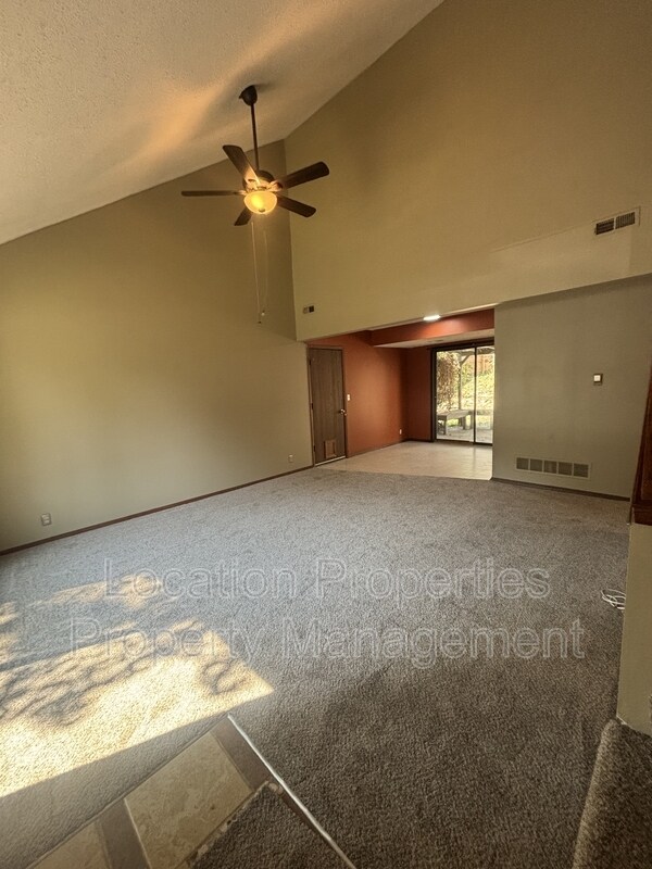 Foto del edificio - 2401 Sequoia Ct
