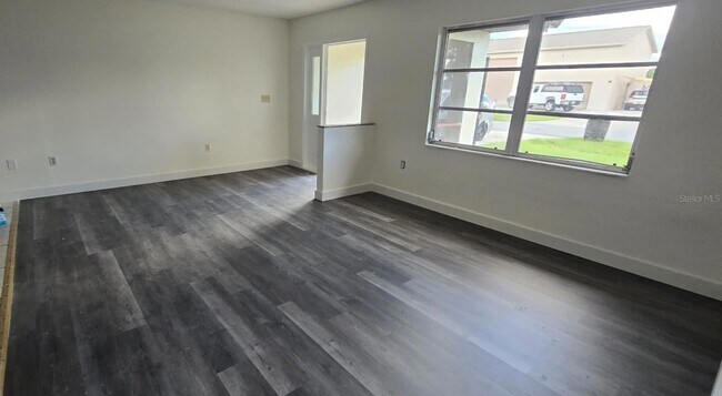 Foto del edificio - 526 Reading St NW