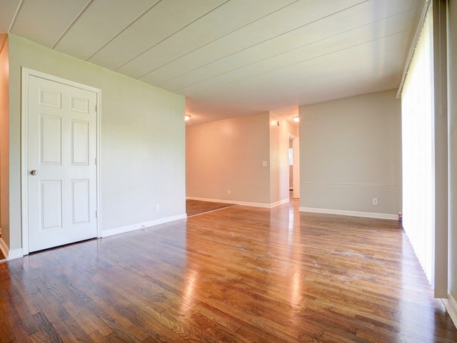 Building Photo - 5854 W Pameleen Ct