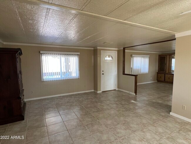Foto del edificio - 16511 W Dale Ln