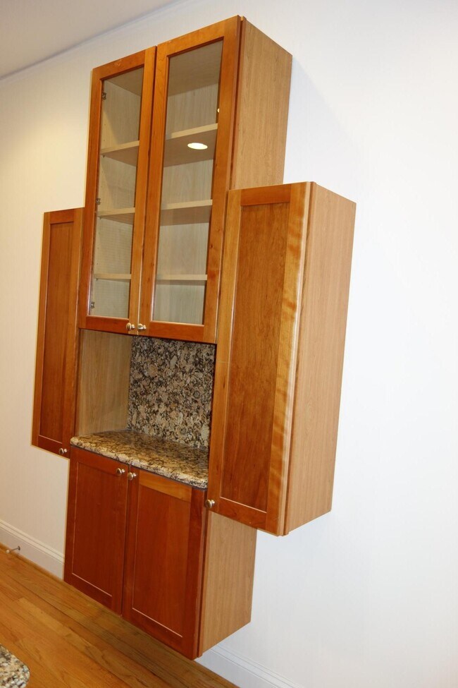 Storage - 5142 N Clark St