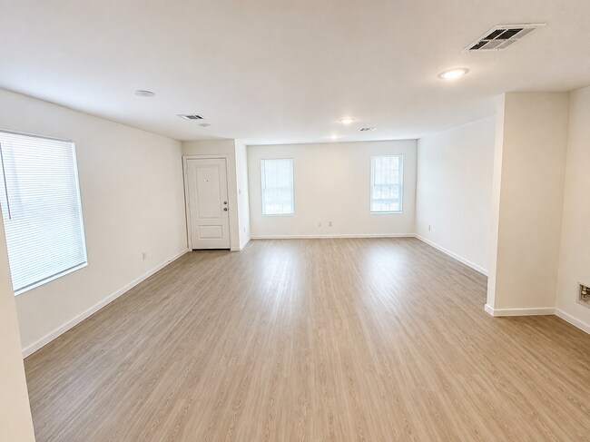 Building Photo - 6626 Coquina Cv
