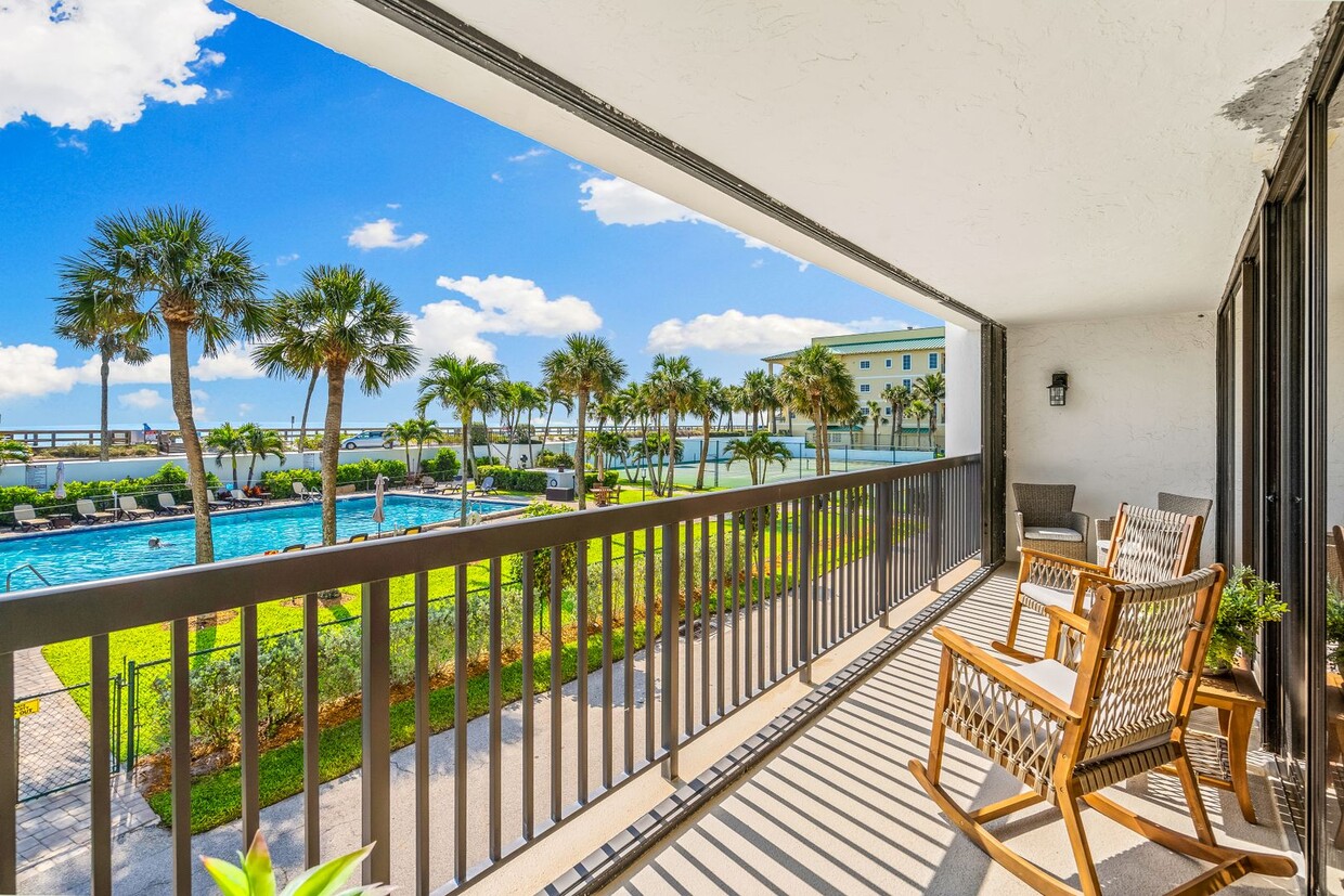 Foto principal - Oceanview 2 BR 2 BA in Vero Beach Turnkey ...