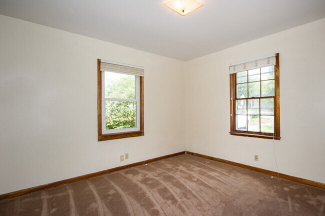 Foto del edificio - For Rent: 1BR, 1BA duplex