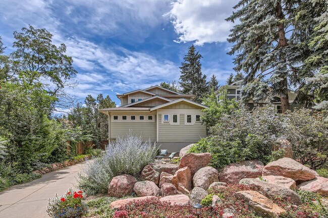Building Photo - Serene 4 BDR Home Near Chautauqua