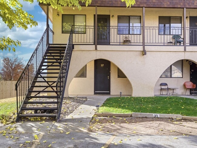 Photo - Remodeled 1 Bedroom, 1 Bathroom Apartment- Close to shopping!