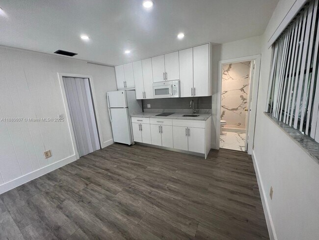 Foto del edificio - 222 SW 8th St