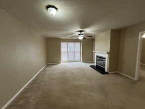 Building Photo - 4969-4967 7 Pine Cir