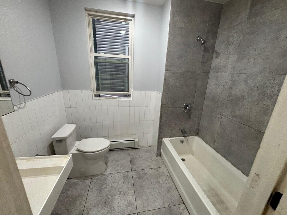 Foto del edificio - 177 Van Nostrand Ave