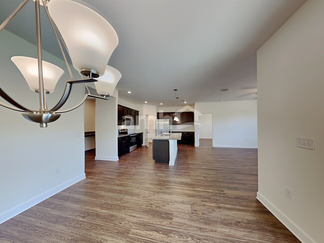 Building Photo - 5915 Hampton Creek Rd