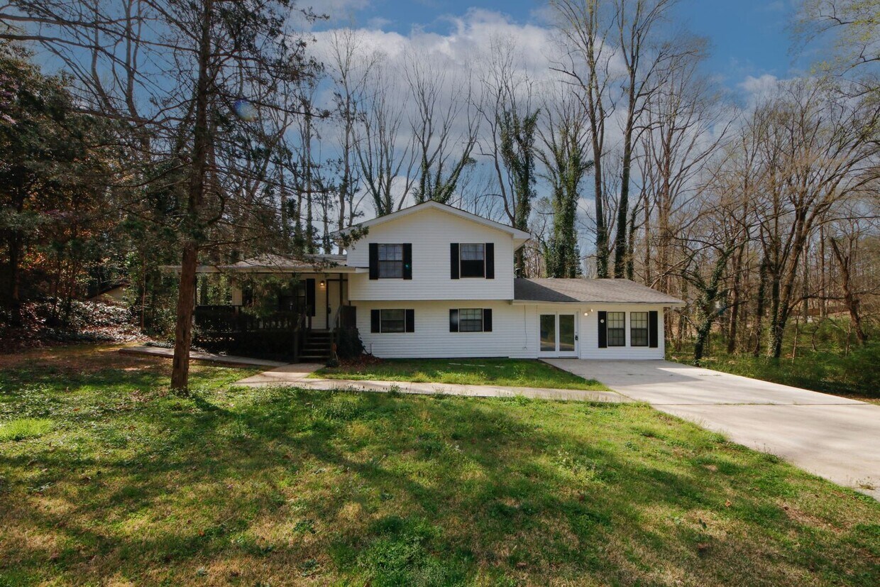 Primary Photo - Historic Powder Springs.