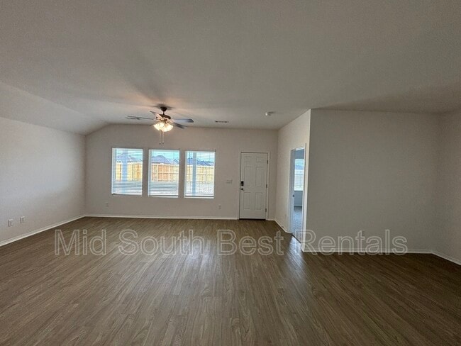 Building Photo - 6416 Newark Dr