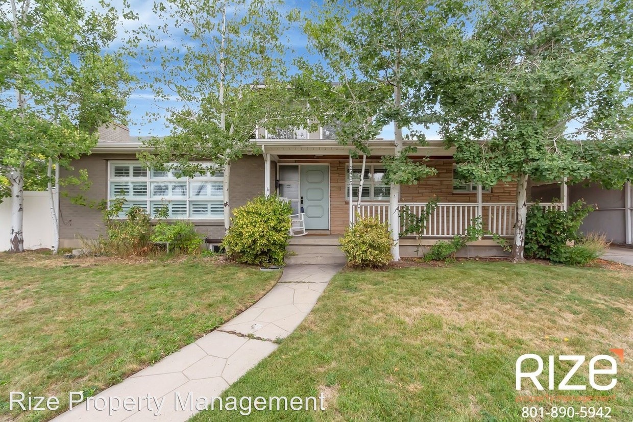 Primary Photo - 2435 Wilshire Dr S